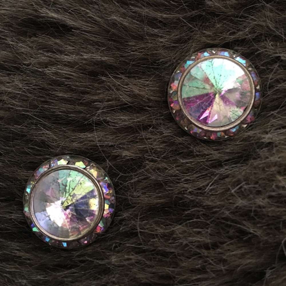 Vintage aurora borealis rivoli cut pierced earring